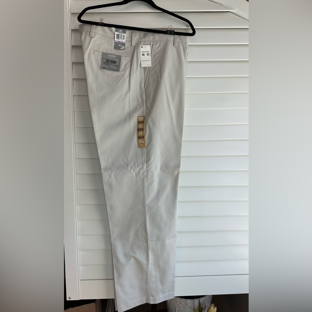 Men’s Dockers easy khaki classic fit flat front pants 38X32